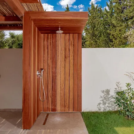 Oresteia Executive Villa, A Flamboyant Retreat, By Thinkvilla וילה