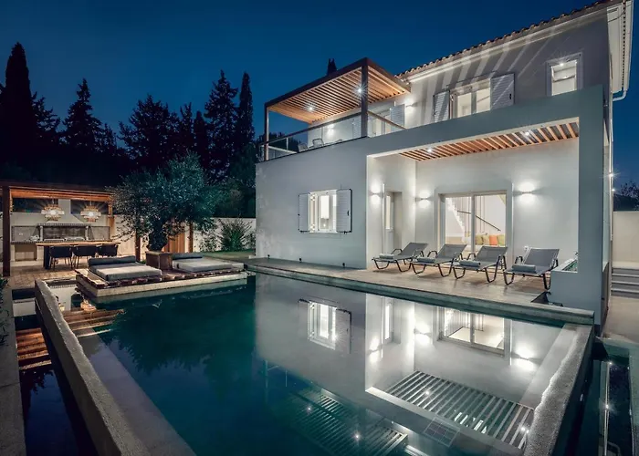 Oresteia Executive Villa, A Flamboyant Retreat, By Thinkvilla Tragaki