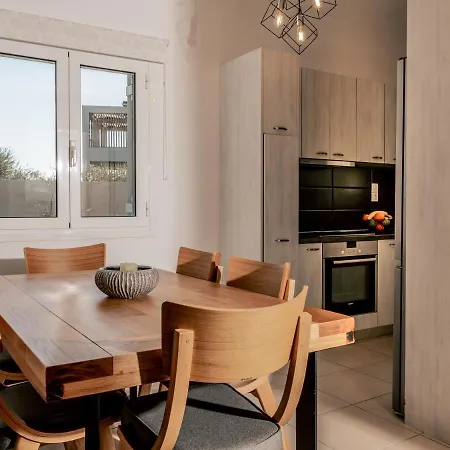 Βίλα Oresteia Executive Villa, A Flamboyant Retreat, By Thinkvilla *
